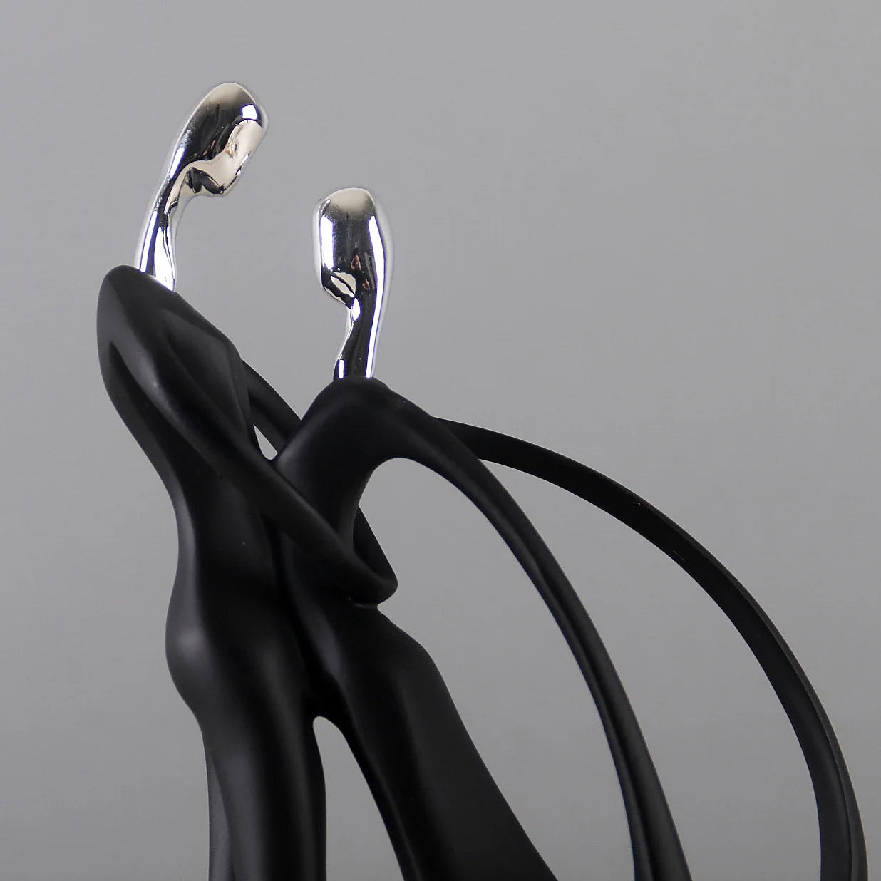 Modern Nordic Couple Figurine