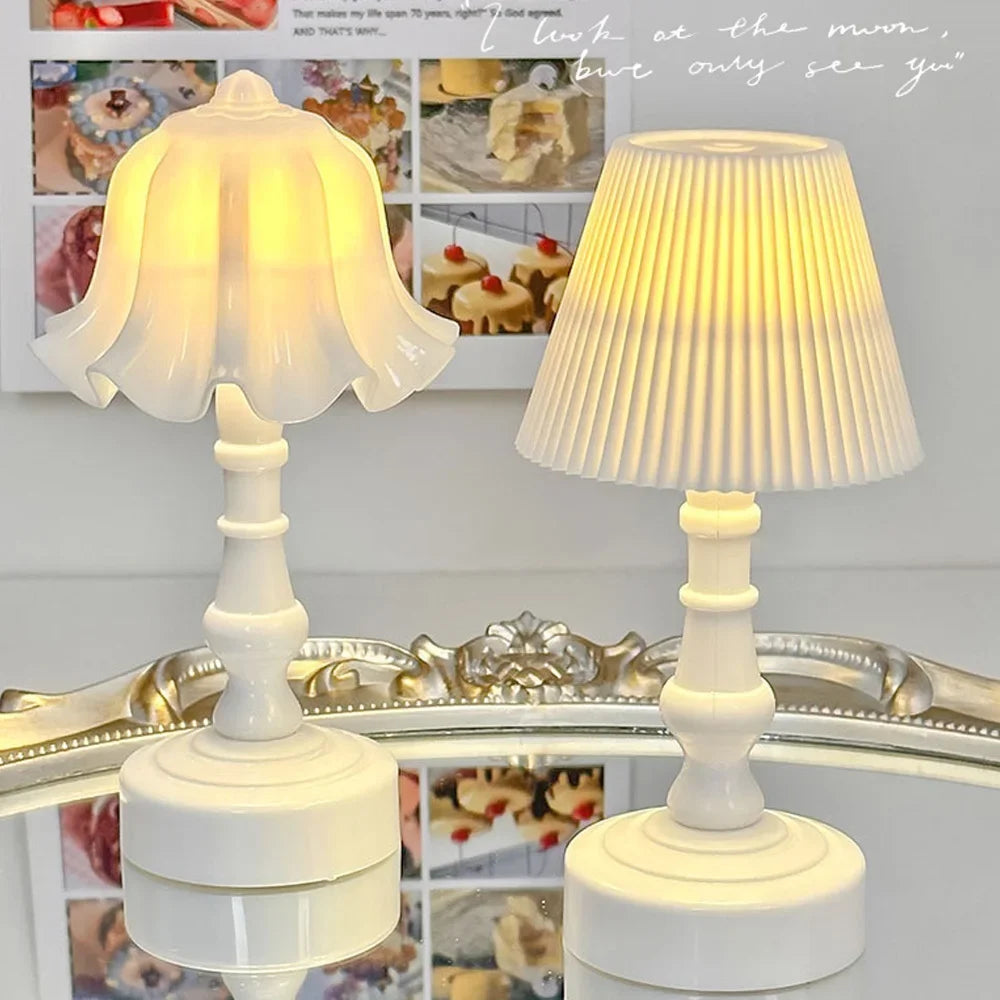 Vintage White Table Lamp