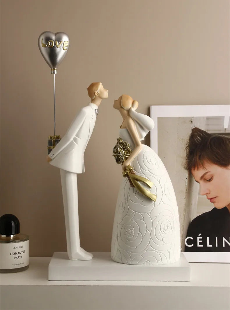 MARINER'S CREATION Romantic Valentine's Day Special Love Couple with  Umbrella Showpiece Statue - Gift for Girlfriend Boyfriend