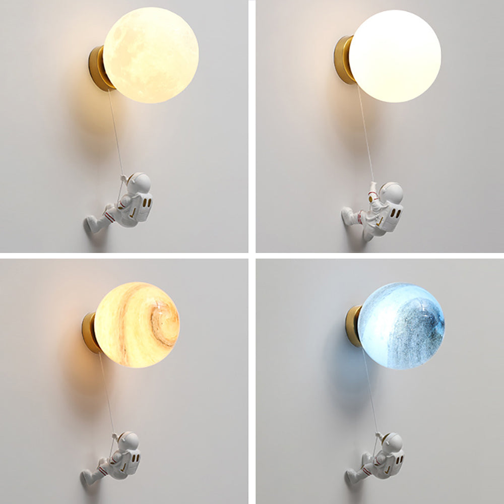 Astronaut Wall Lamp